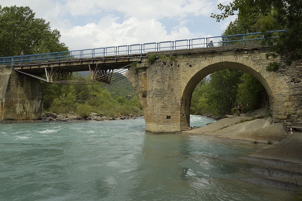 Puente Río Ara de Boltaña (primero por arriba y luego por abajo)